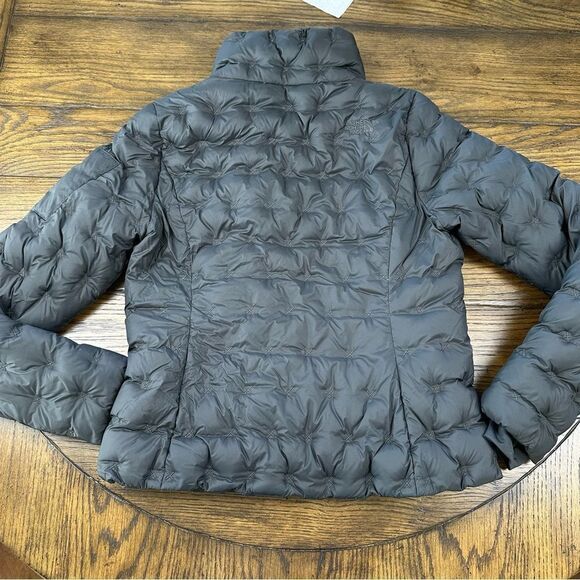 The North Face Women's Gray Puffer Jacket - Picture 2 of 5